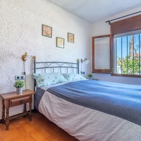 Goldhome - Requesens 度假居